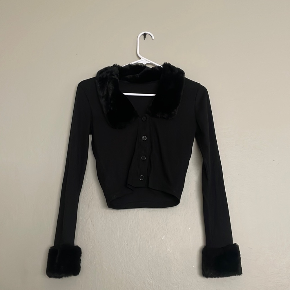 Black fluff long sleeve